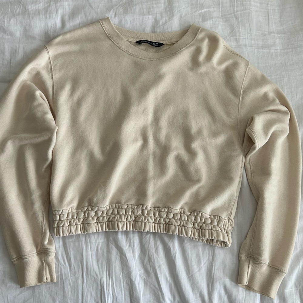 Cream/tan Abercrombie crewneck sweatshirt